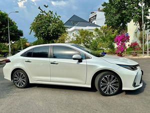 Corolla Altis