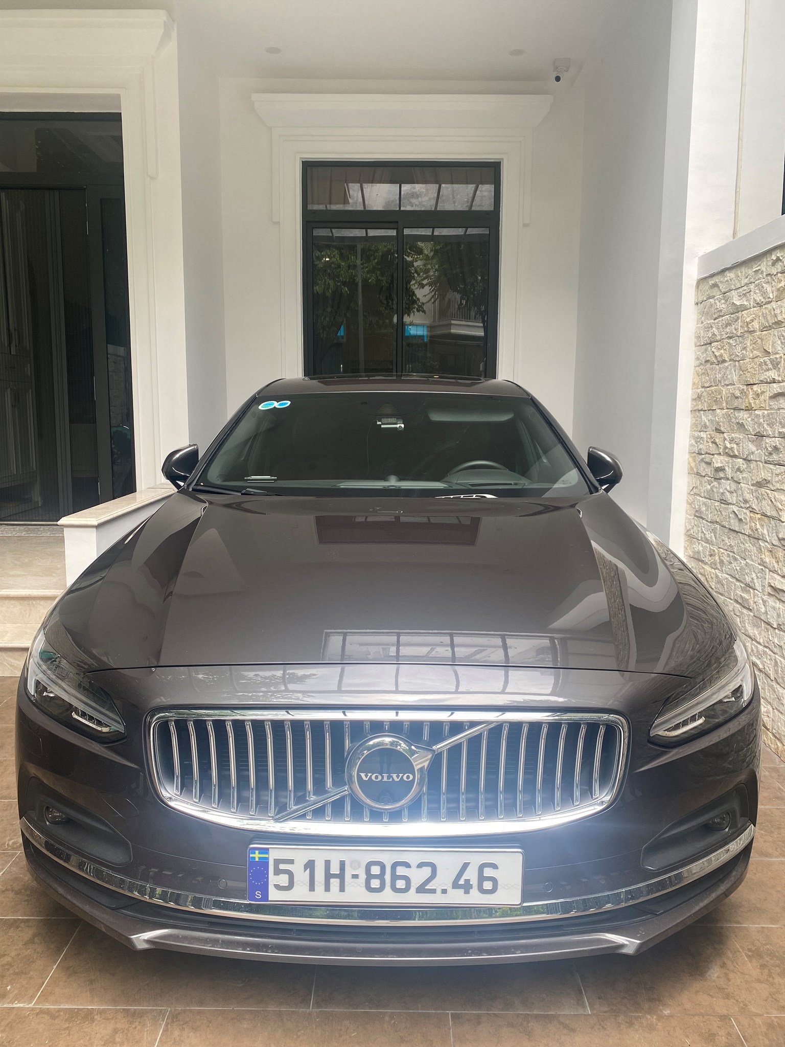 S90