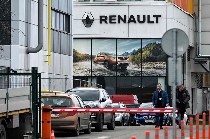 Renault bán cổ phần trong Avto VAZ 1 Rúp