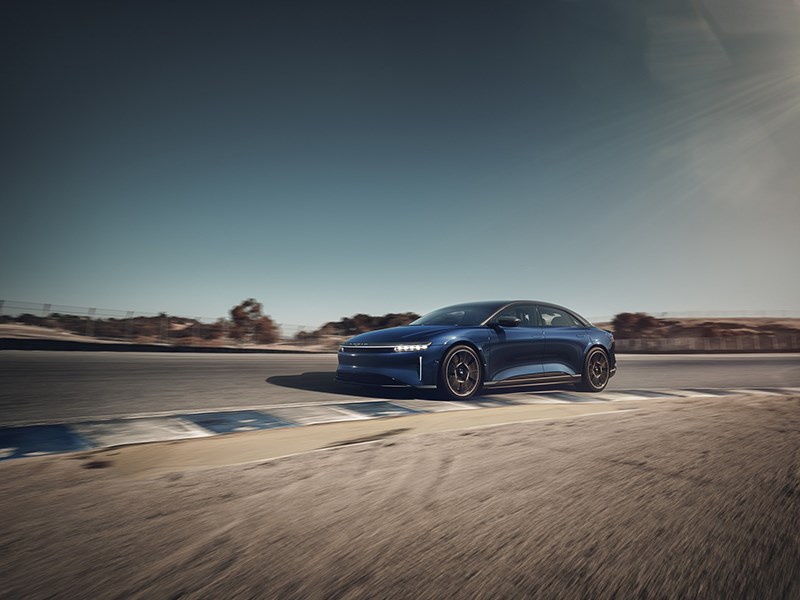 Lucid Air Sapphire có “soán” ngôi tốc độ của Tesla S Plaid