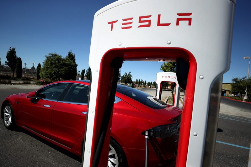 Tesla chiến lĩnh thị trường xe điện tại Mỹ