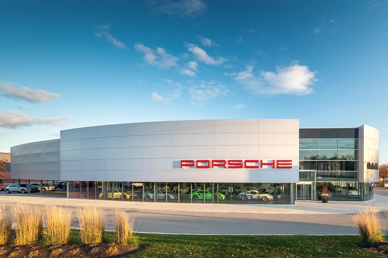 Porsche lập kỷ lục lần đầu tiên tại thị trường Việt Nam