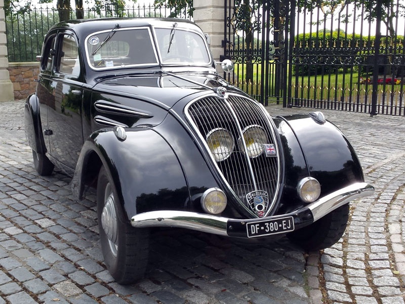 Peugeot-302