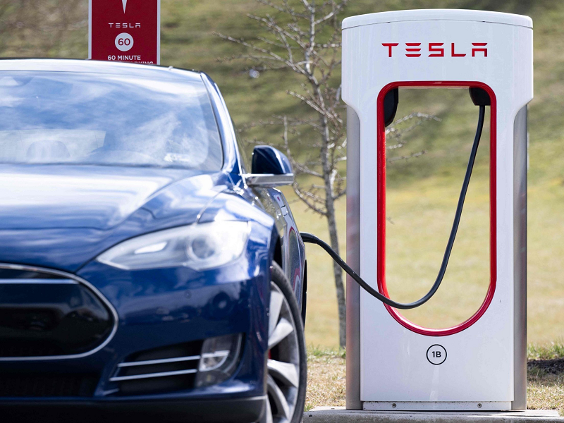 GM EV sẽ có quyền truy cập Tesla Superchargers vào năm 2024